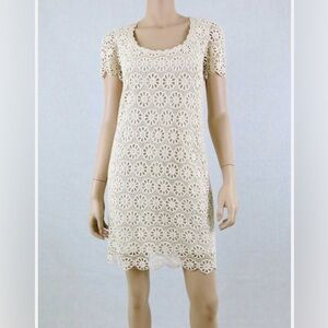 French Connection Lisella Crochet Lace Daisy Shift Dress